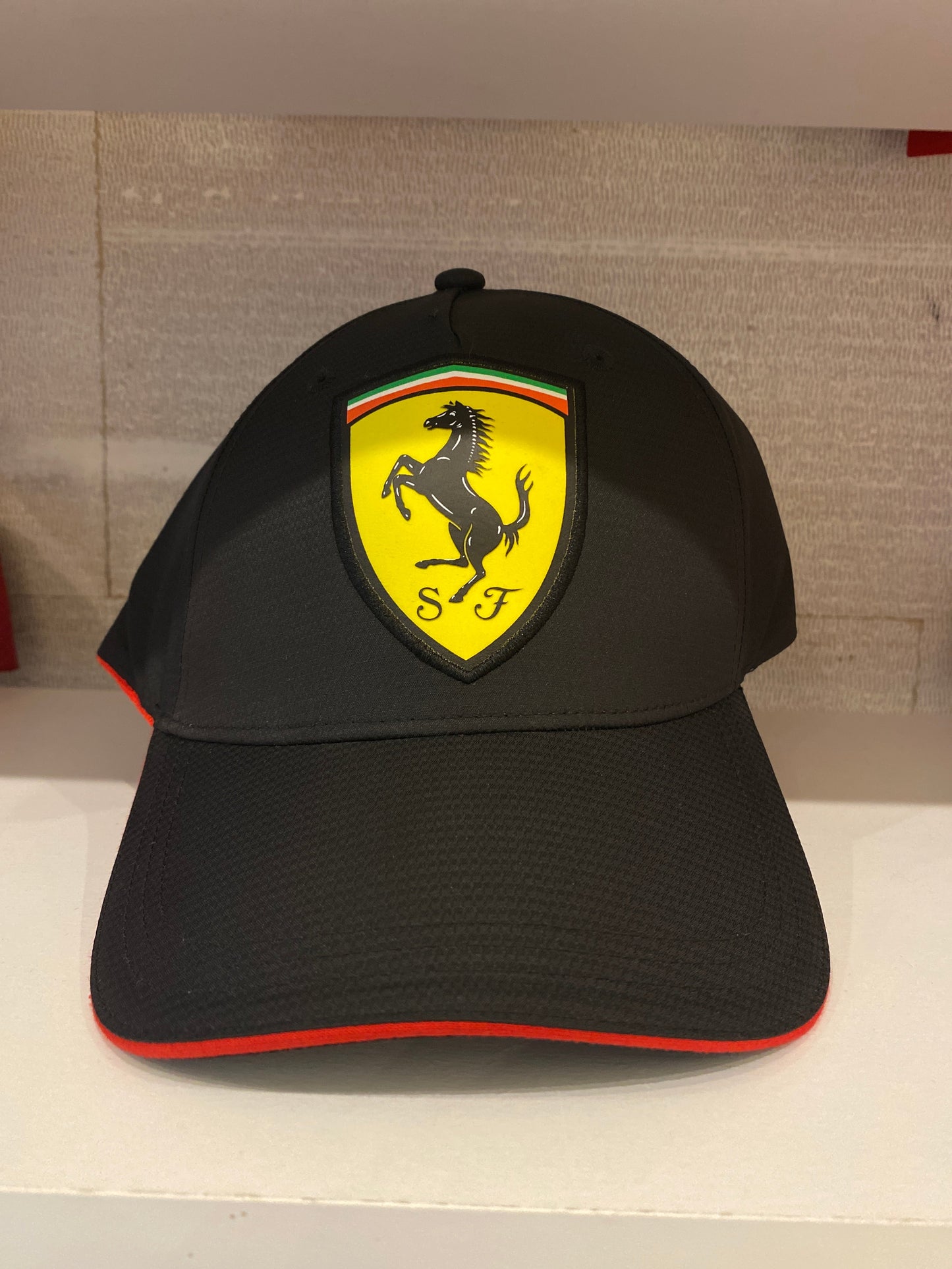 Scuderia Ferrari Scudetto Carbon Cap Black 2018 - Fanwear