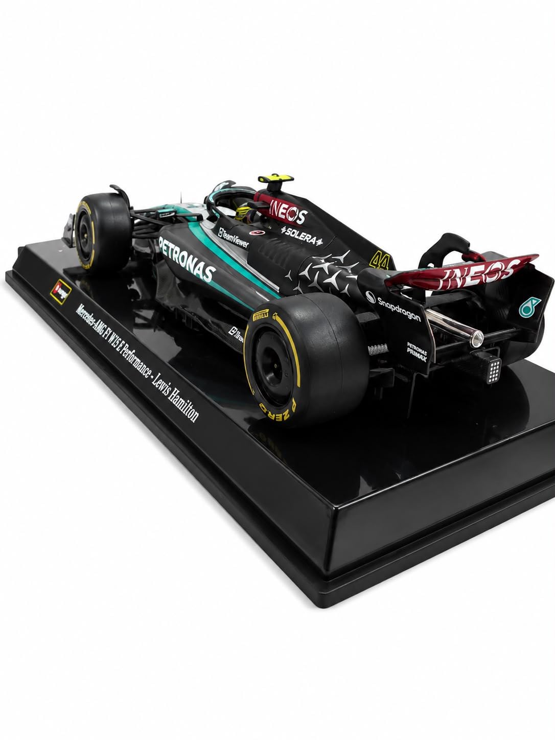 1:24 Scale Model | Mercedes-AMG F1 W15 George Russell With Helmet Car